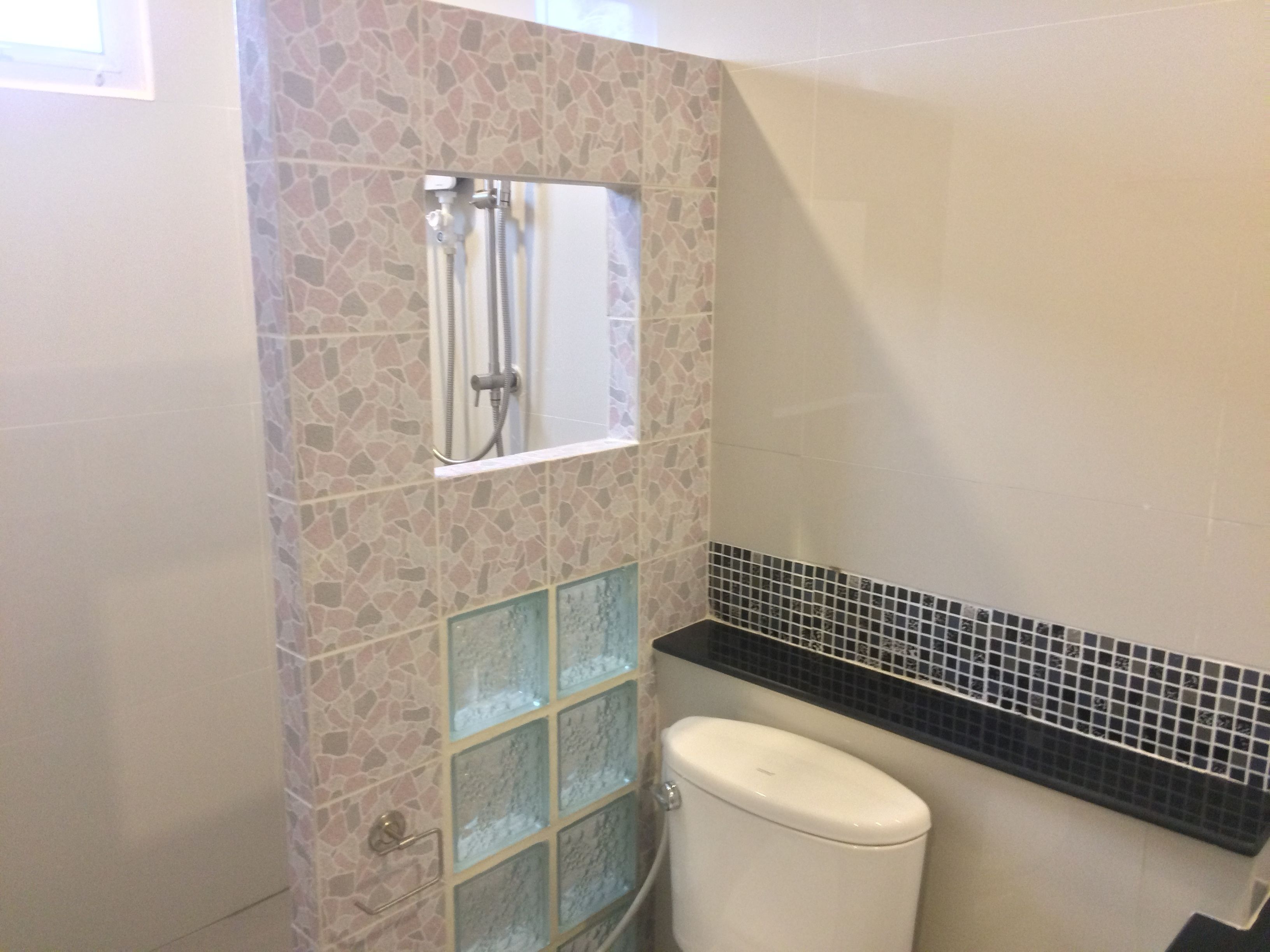 Modern Room | Bathroom | Shower, free toiletries, towels
