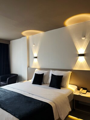 Sábanas de algodón egipcio, ropa de cama de alta calidad y minibar 