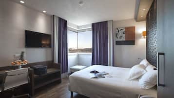 Suite Junior | Minibar, coffres-forts dans les chambres, bureau, chambres insonorisées