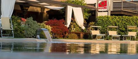 Piscine extérieure (ouverte en saison)