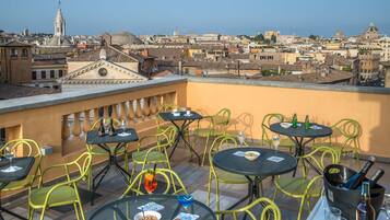 Tempat makan outdoor