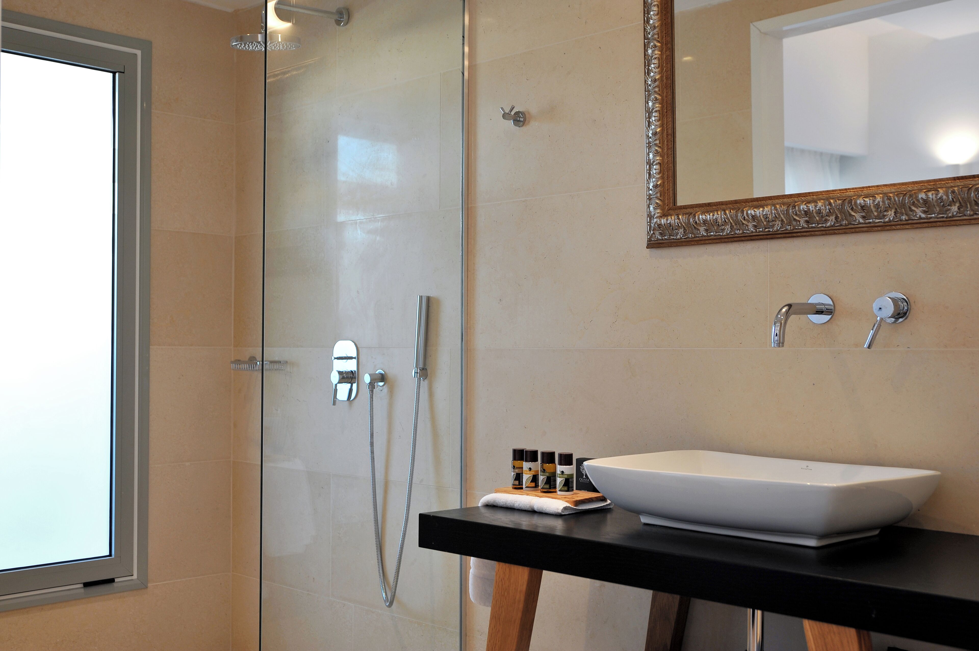 executive double or twin room, terrace | bathroom | shower, rainfall showerhead, designer toiletries, hair dryer
