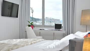 Deluxe Double or Twin Room (Acropolis View) | Premium bedding, minibar, in-room safe, individually decorated