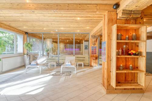 Sauna, aromatherapy, hot stone massages, deep-tissue massages