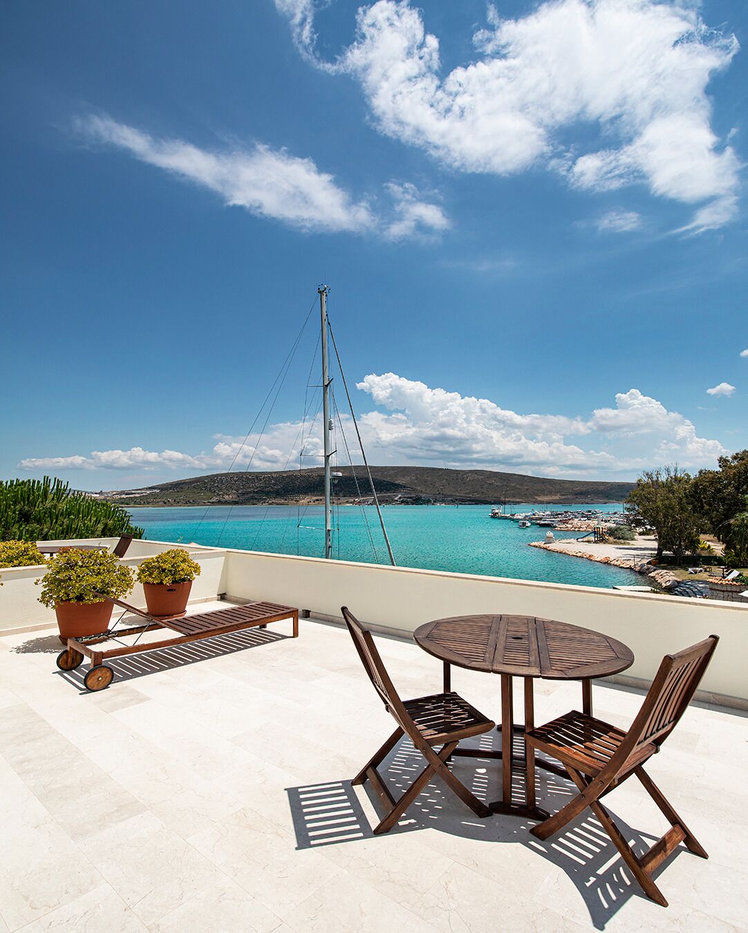 deluxe studio | terrace/patio