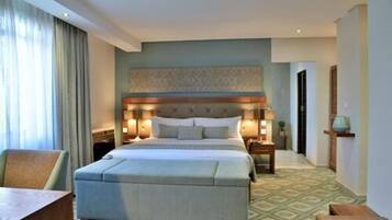 Minibar, in-room safe, desk, laptop workspace