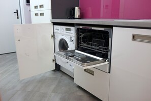 Standard Studio, Balcony | Hypo-allergenic bedding, blackout drapes, iron/ironing board, free WiFi - EEL Brno apartments (Brno)