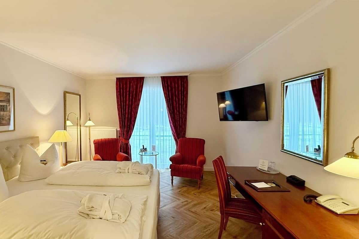 Bureau, accĂšs au Wi-Fi (inclus), literie fournie