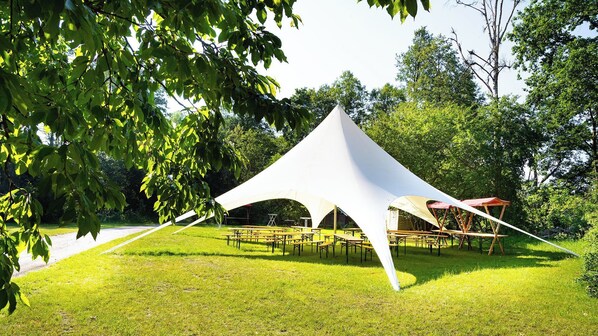 Outdoor wedding area - Hotel Döllnsee-Schorfheide (Templin)