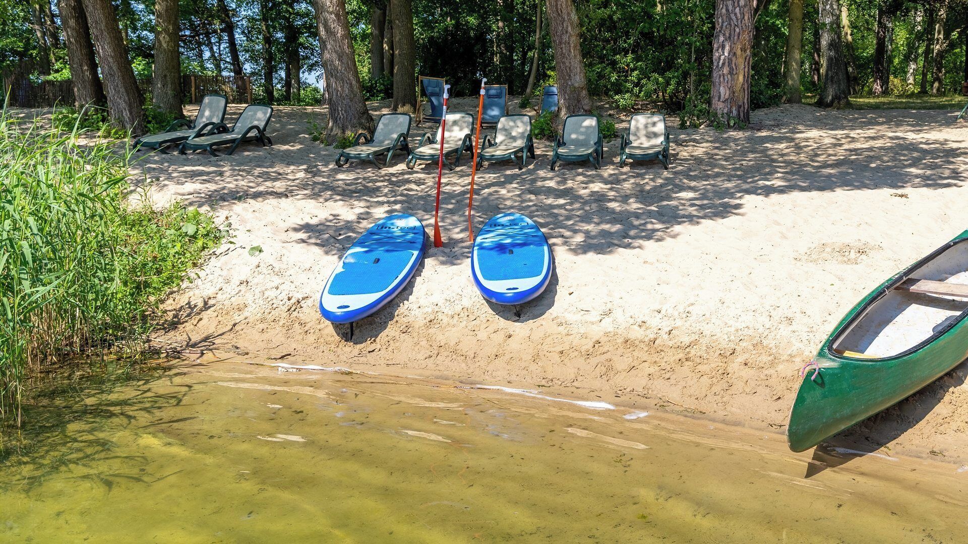 Plage à proximité, plongée sous-marine, canoë, pêche sur place