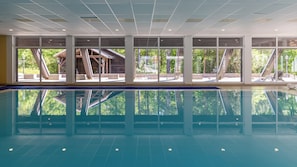Indoor pool, pool loungers - Hotel Döllnsee-Schorfheide (Templin)
