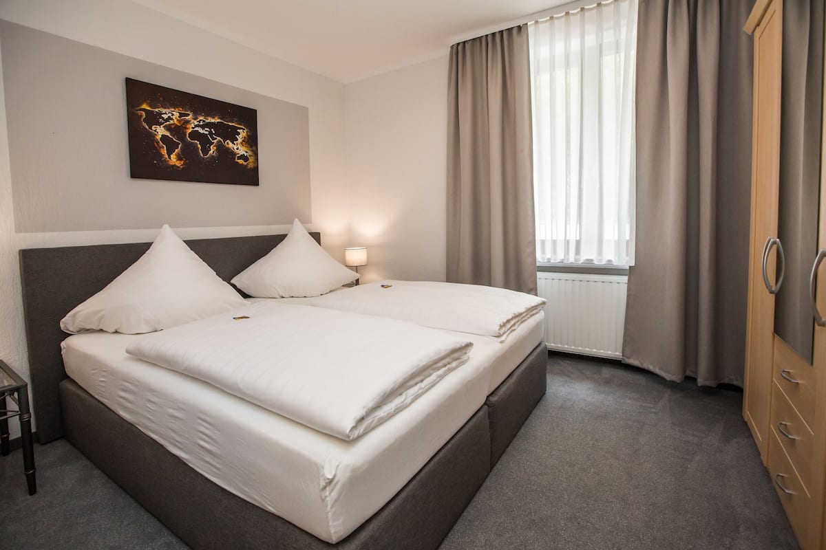 Apartment, 2 Rooms, Mountain View | In-room safe, free cribs/infant beds, free WiFi, bed sheets