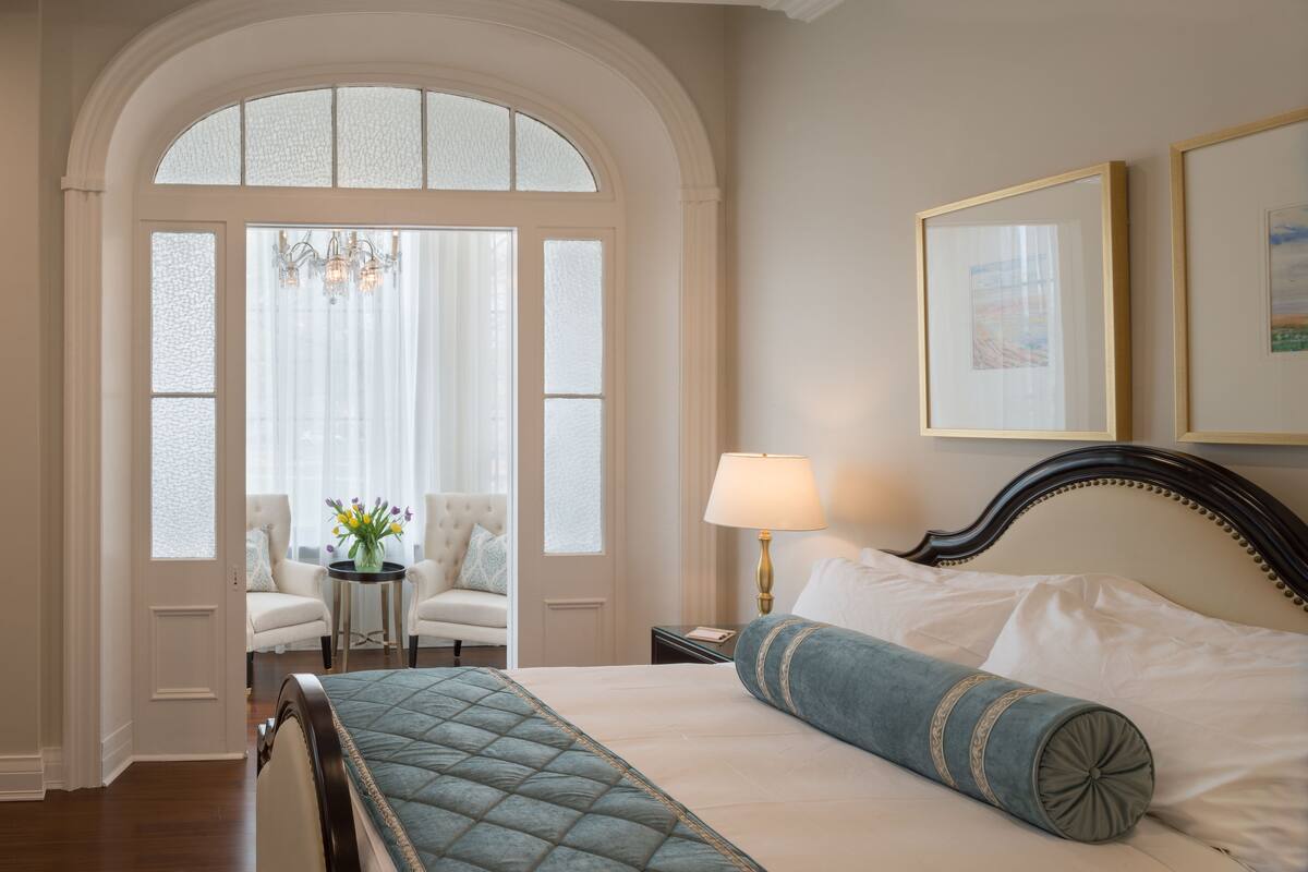 the parkland suite | hypo-allergenic bedding, down duvets, memory-foam beds, in-room safe