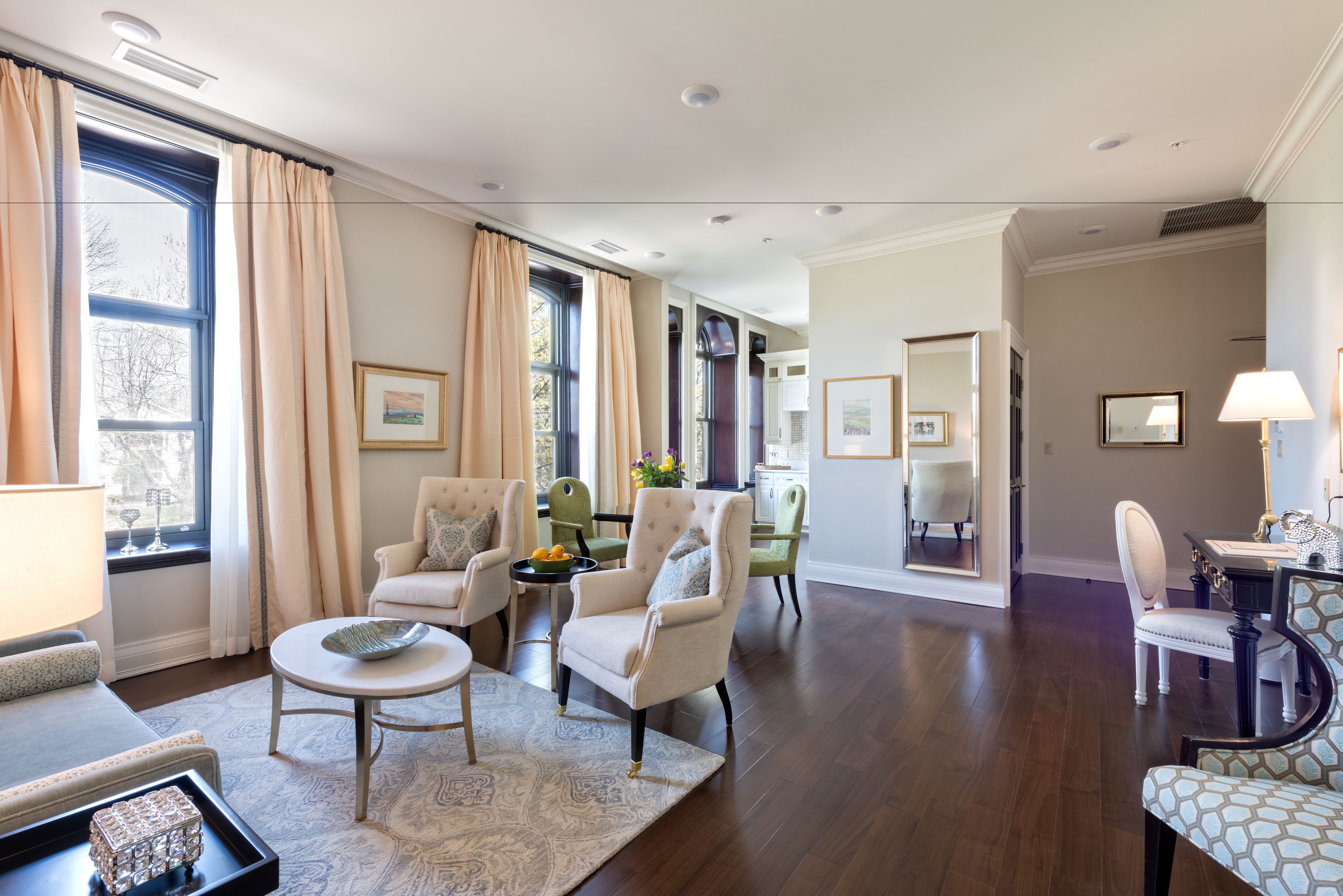 apartment, 2 bedrooms, 2 bathrooms | living area | tv, netflix