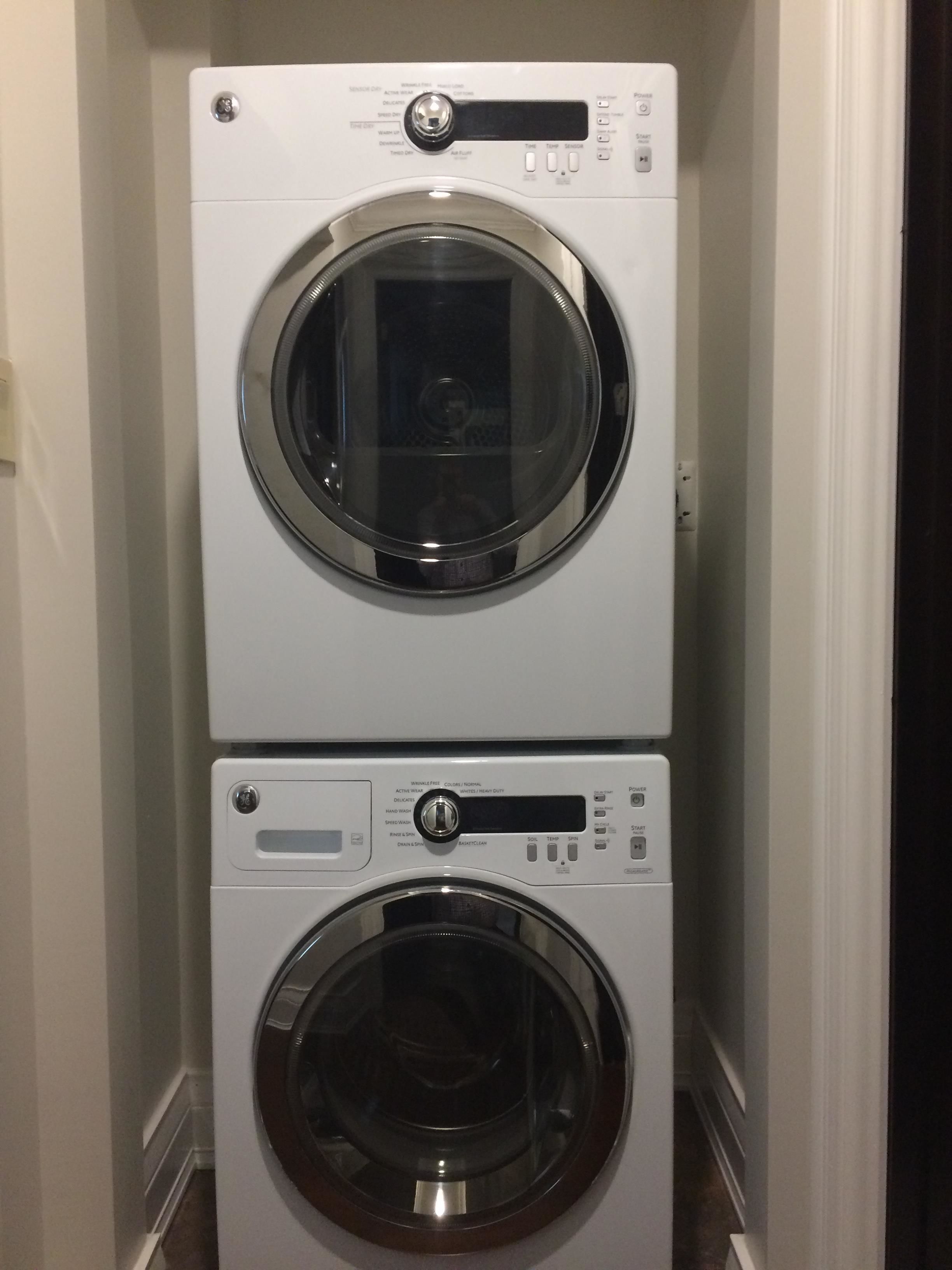 lower level 1 queen bed | room amenity