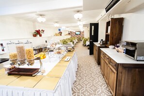 Free daily buffet breakfast - The Sydney Boutique Inn (Charlottetown)