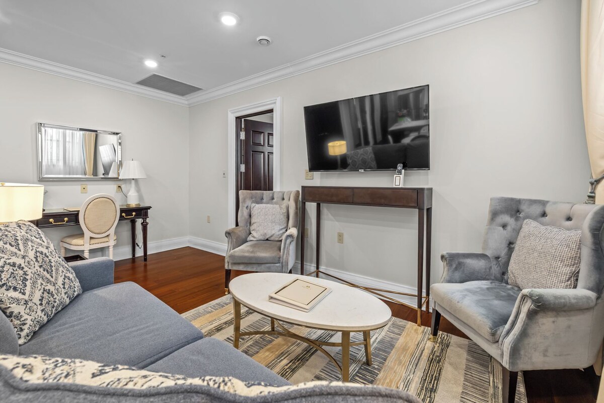 Lower Level 2 Bedroom 2 Bathroom | Living area | TV, Netflix