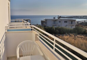 Beach/ocean view - Helios Studios & Apts (Sitia)