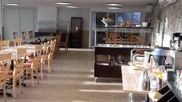 Free daily buffet breakfast