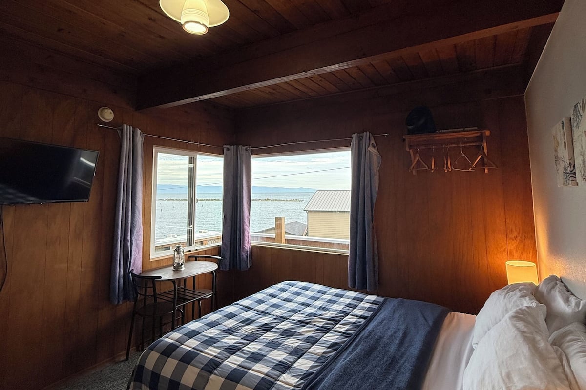 Wi-Fi de cortesia, roupa de cama