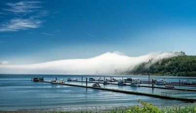 Curley's Resort & Dive Center