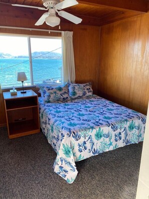 A - 1 Queen w/ Kitchenette | 2 bedrooms, free WiFi, bed sheets