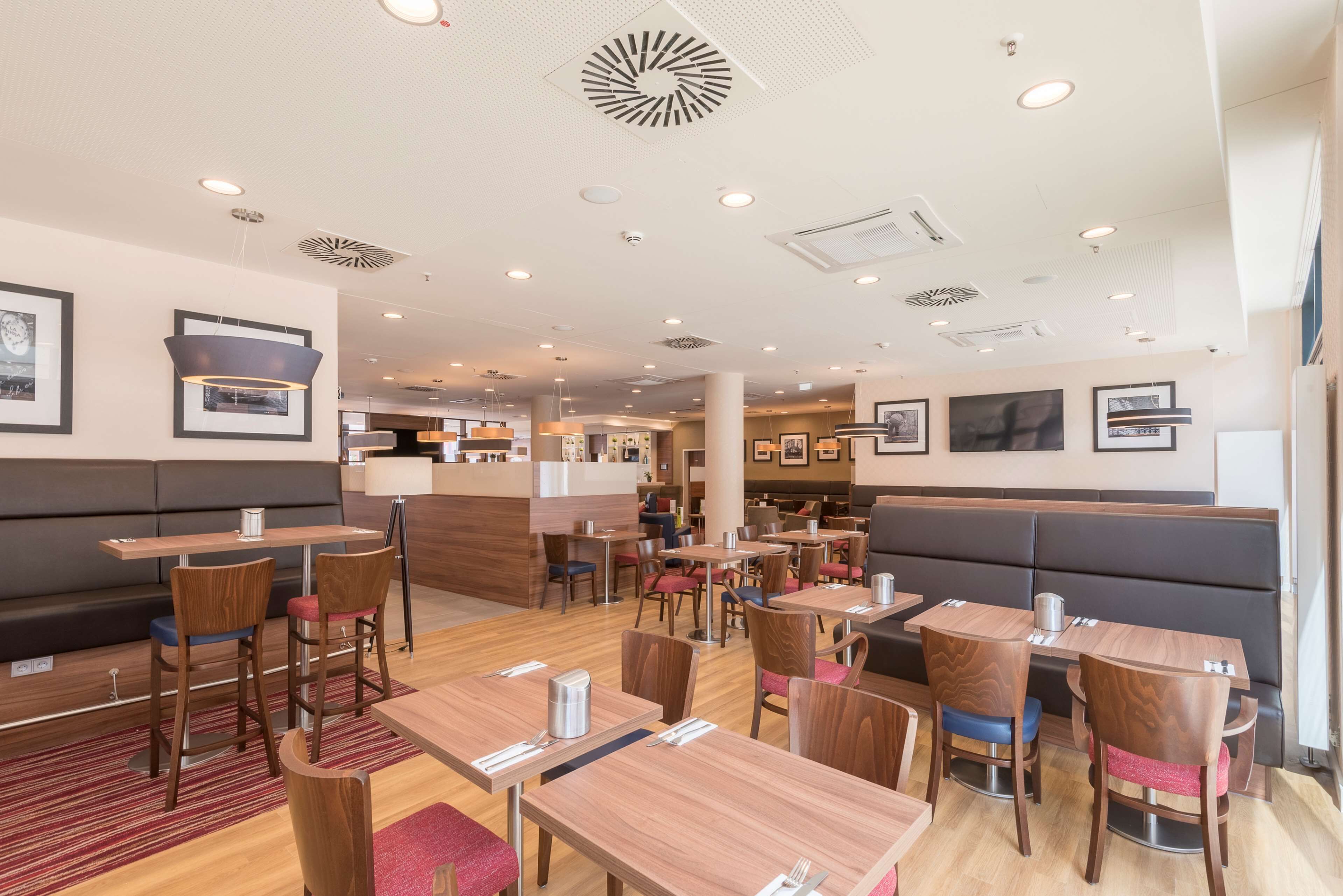 Photo - Hampton by Hilton Hamburg City Centre