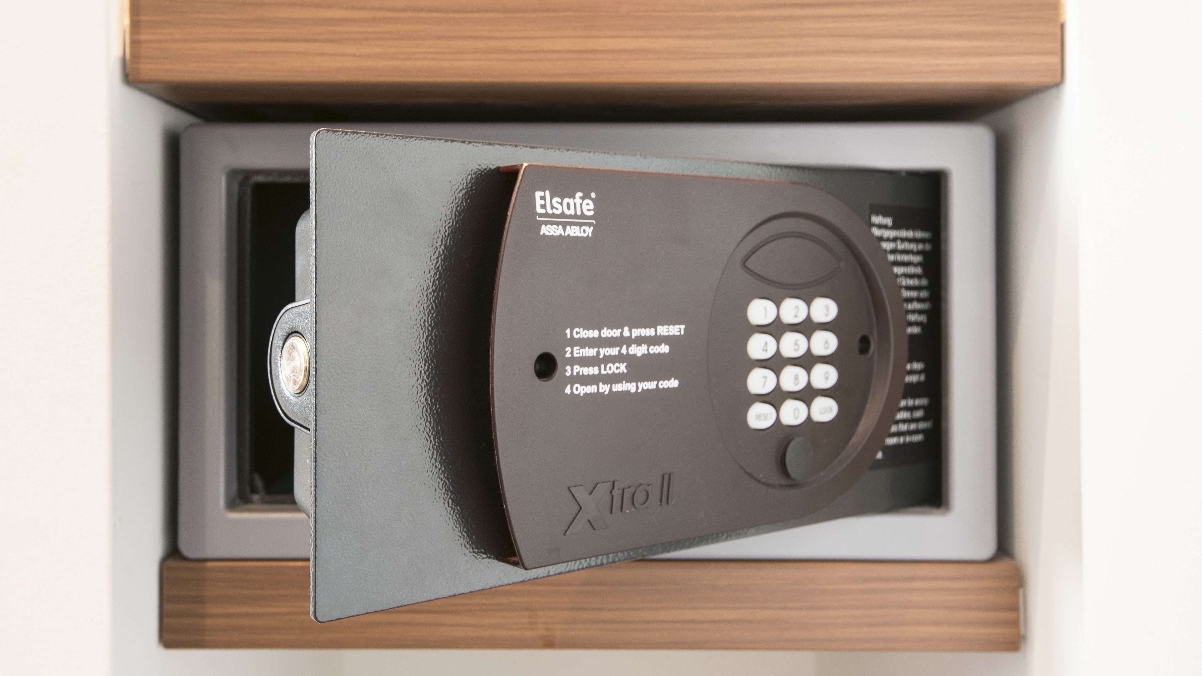 hypo-allergenic bedding, in-room safe, desk, soundproofing