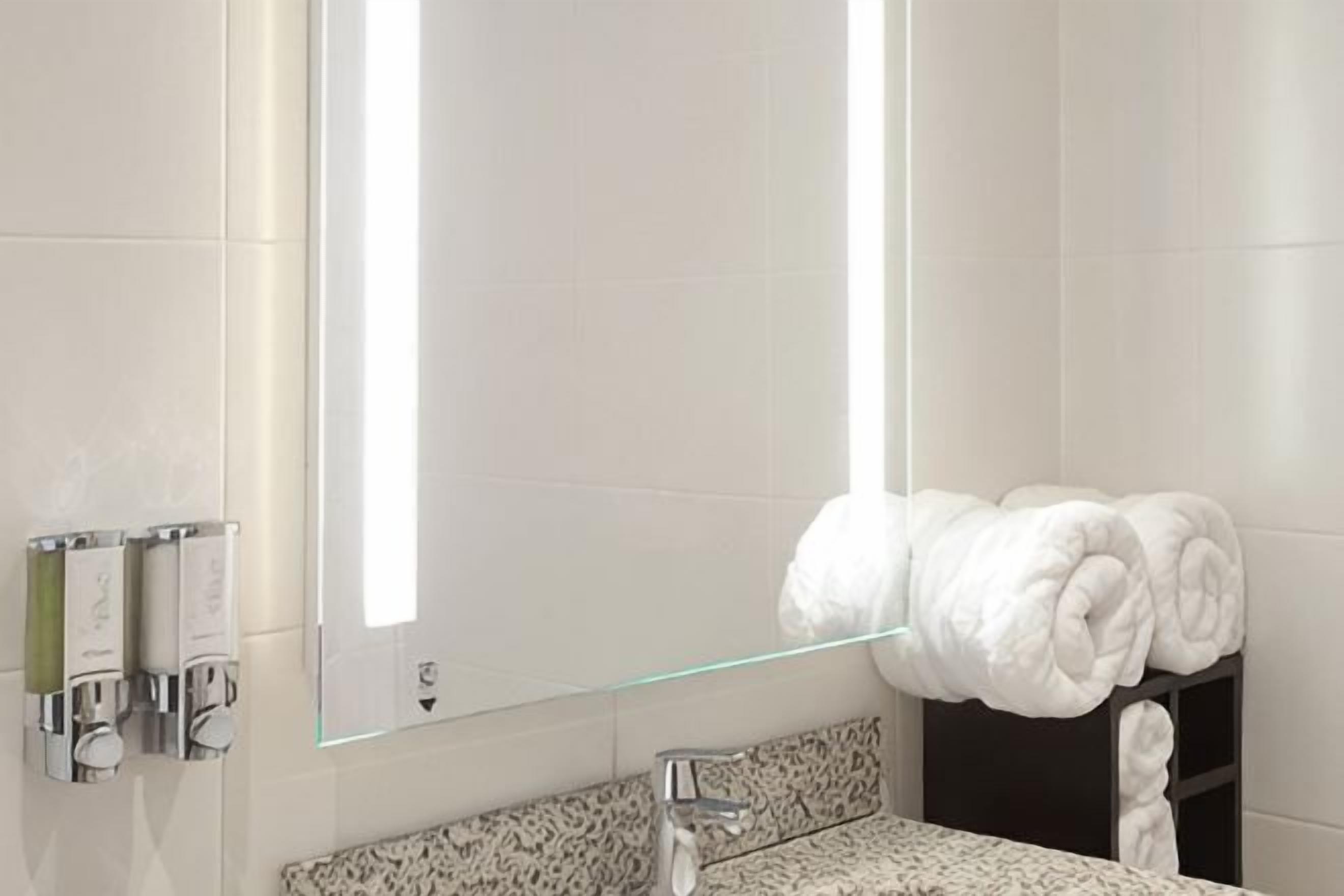 Douche, articles de toilette (gratuits), serviettes fournies