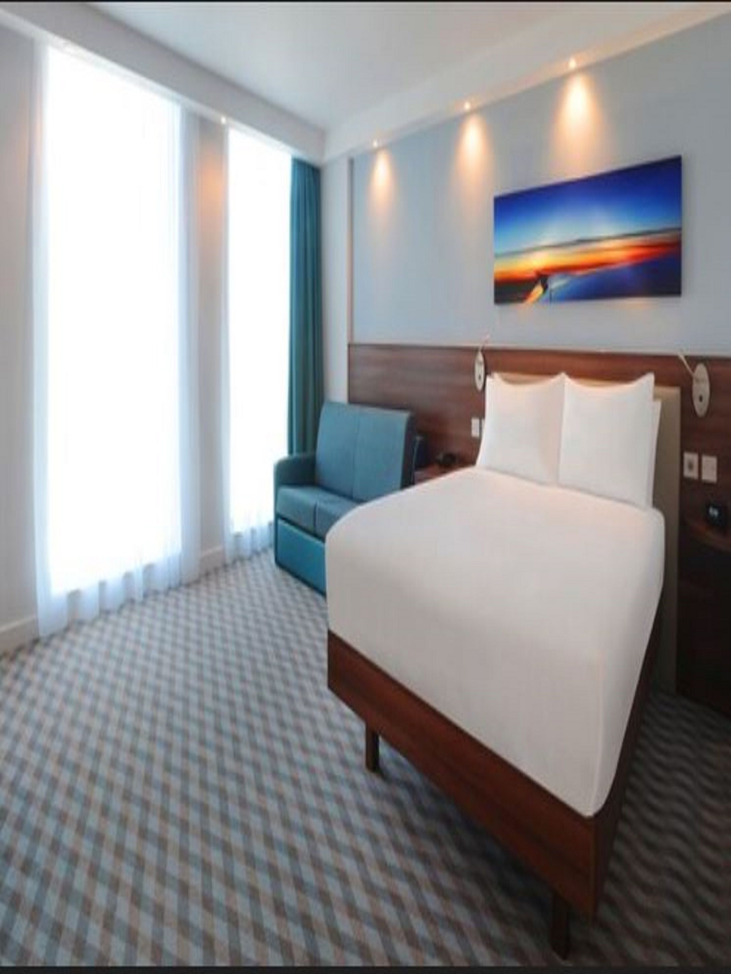 Photo - Hampton By Hilton London Stansted Airport
