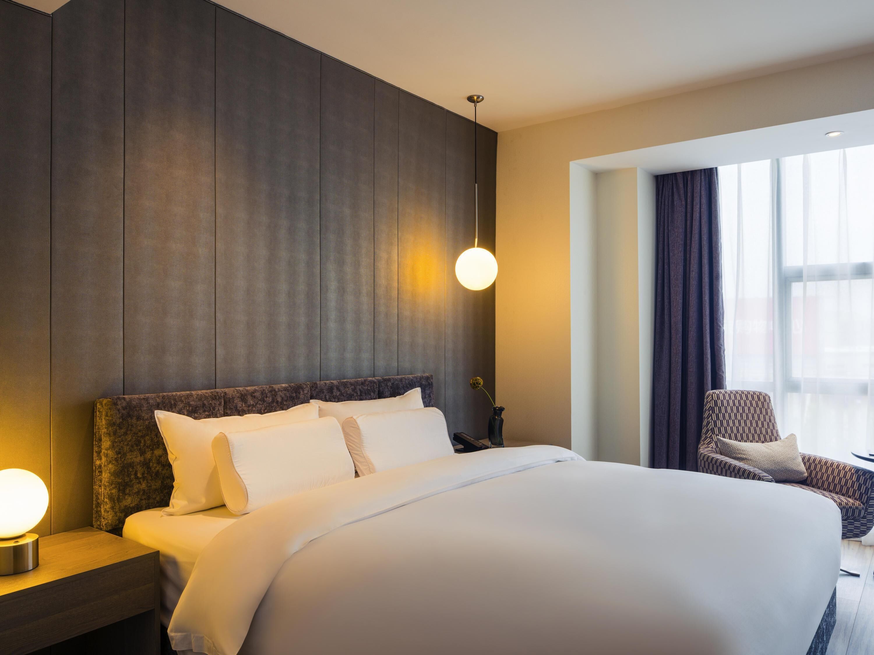 华丽客房, 1 张特大床 | 高档床上用品、羽绒被、加厚床垫、迷你吧（备有免费物品）