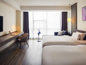 1 bedroom, premium bedding, down comforters, pillowtop beds