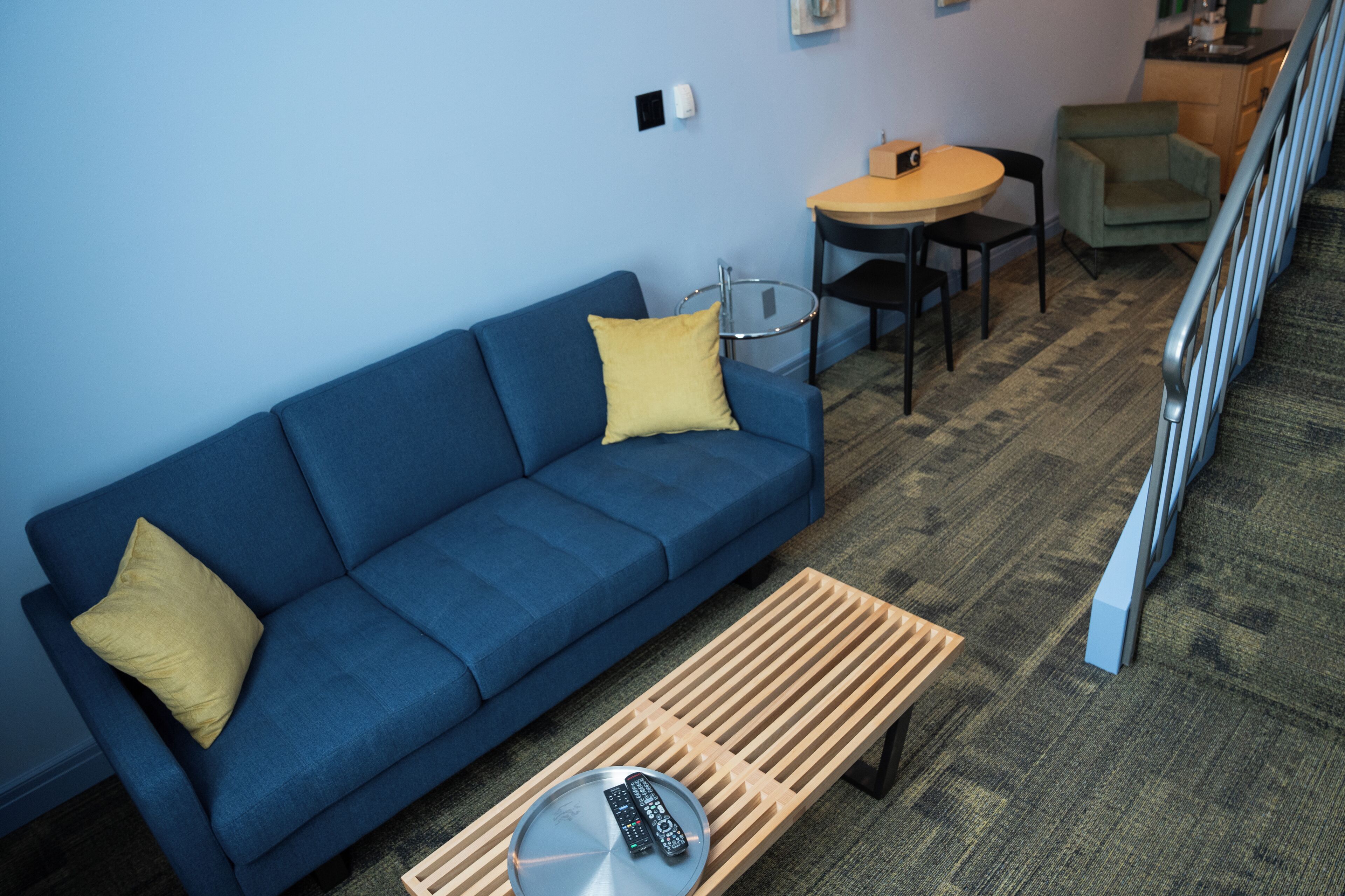 standard bi-level loft (2 singles & sofa bed) | living area | plasma tv, fireplace