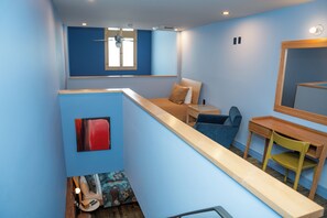 Standard Bi-Level Loft (1 King & Sofa Bed)