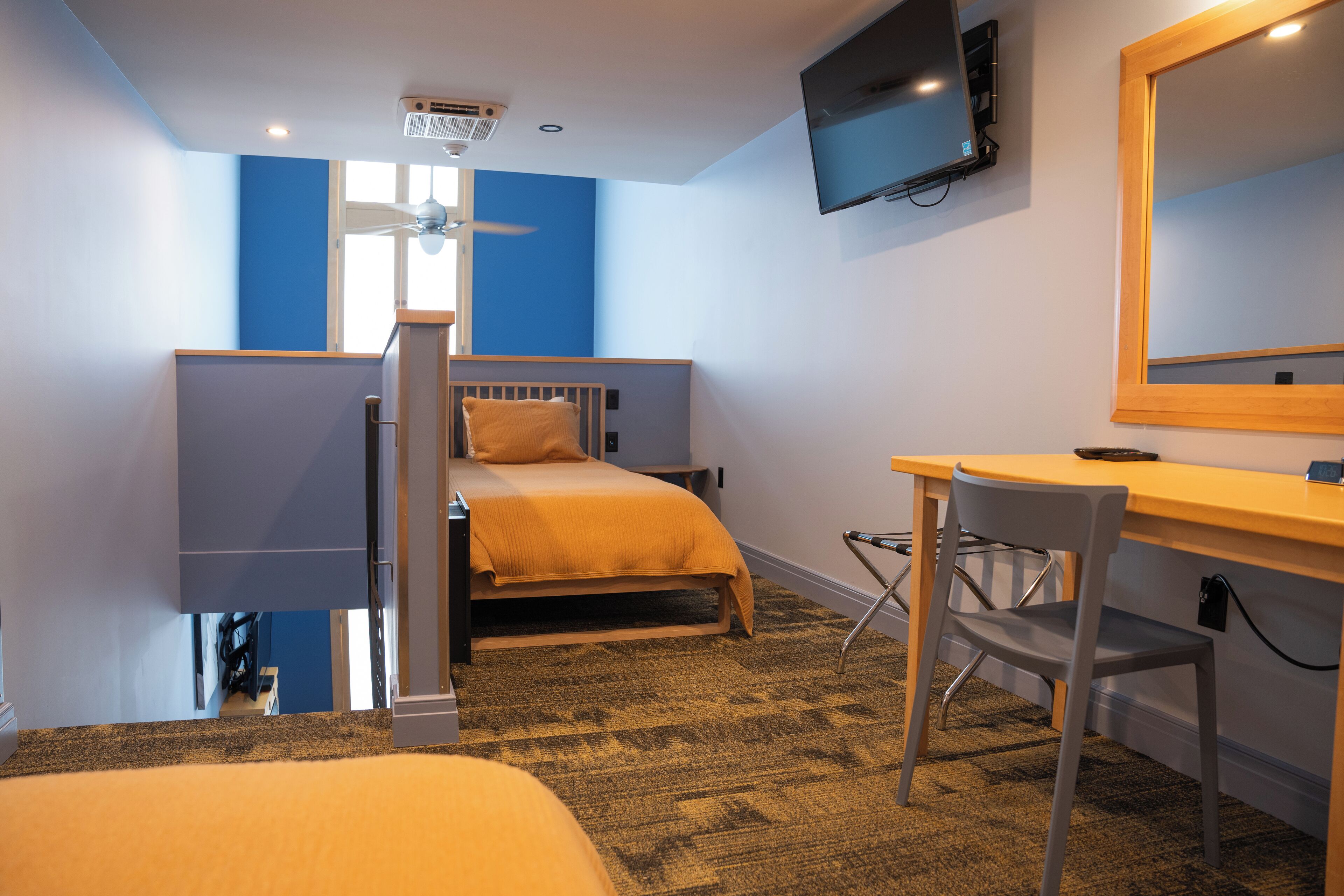 standard bi-level loft (2 singles & sofa bed) | desk, iron/ironing board, free wifi, bed sheets