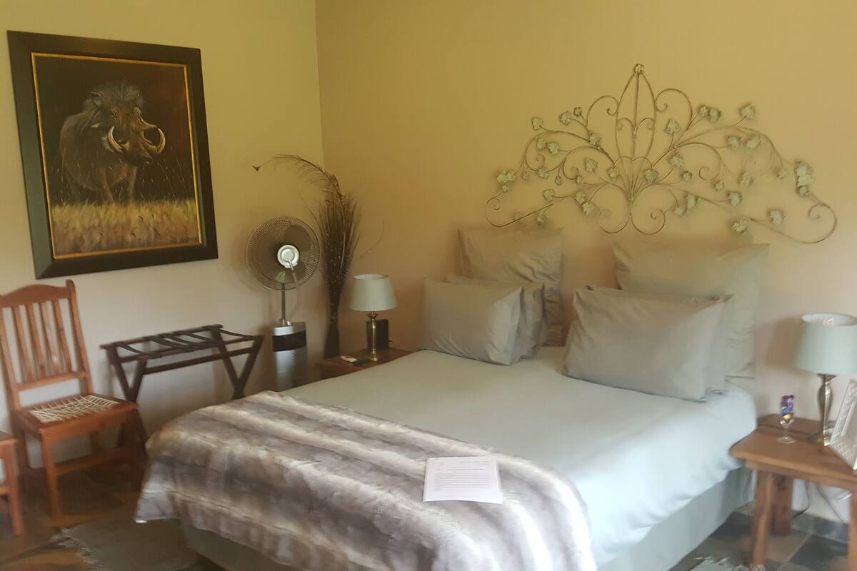 Egyptian cotton sheets, premium bedding, Select Comfort beds, minibar