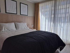 Apartment | 1 bedroom, in-room safe, desk, free WiFi