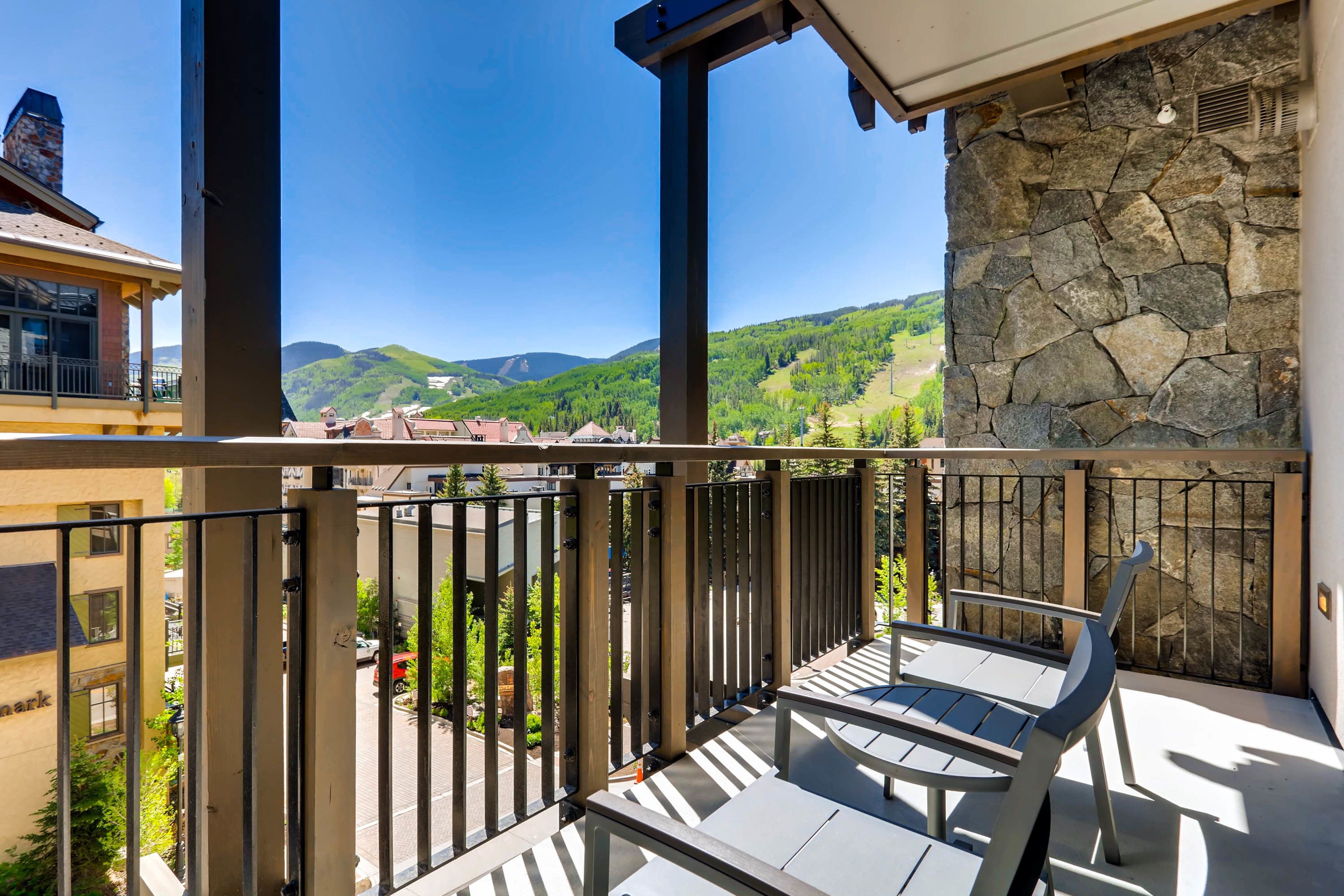 traditional room, 1 king bed | view from room