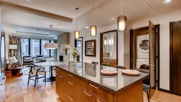 Premium Condo, 1 Bedroom | Private kitchen