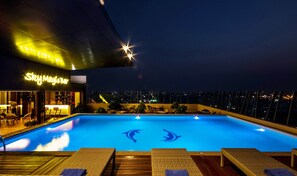 Outdoor pool - Hotel Magic Mandalay (Mandalay)