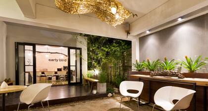 Early Bird Bed & Breakfast - Adults Only