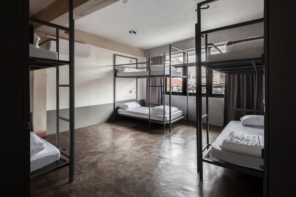 6 Bed Mixed Dormitory | 13 bedrooms, in-room safe, WiFi (free)