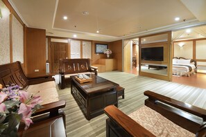 Exclusive Double Room, 2 Twin Beds | Living area | LCD TV - Jinsa Lakeside View Hotel (Jinsha)