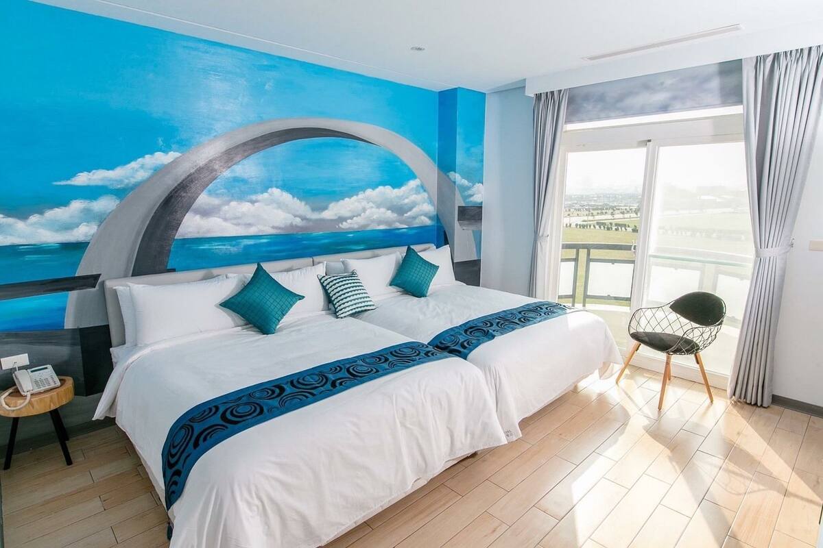 family quadruple room | desk, soundproofing, free wifi, bed sheets