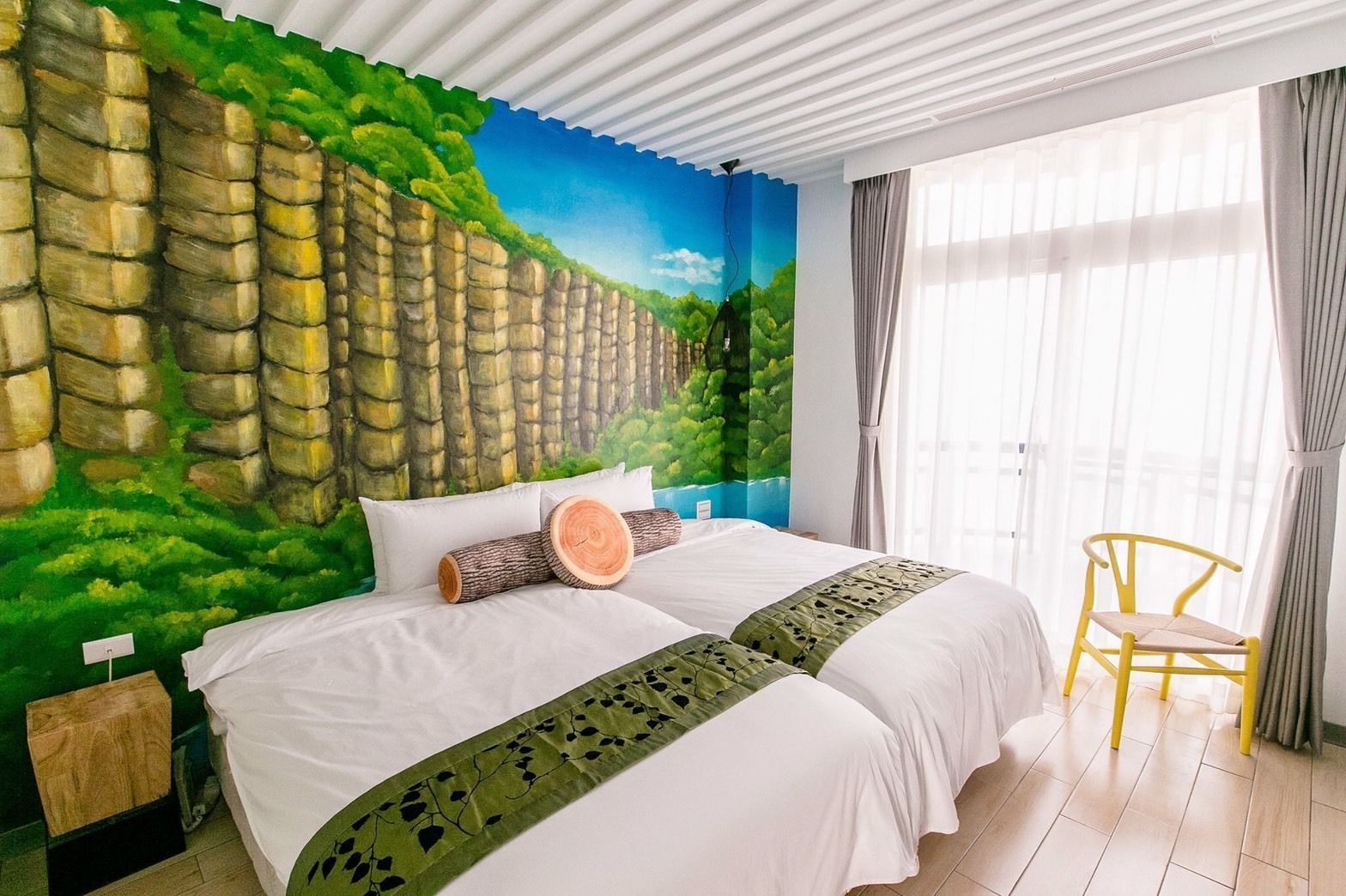 family quadruple room | desk, soundproofing, free wifi, bed sheets