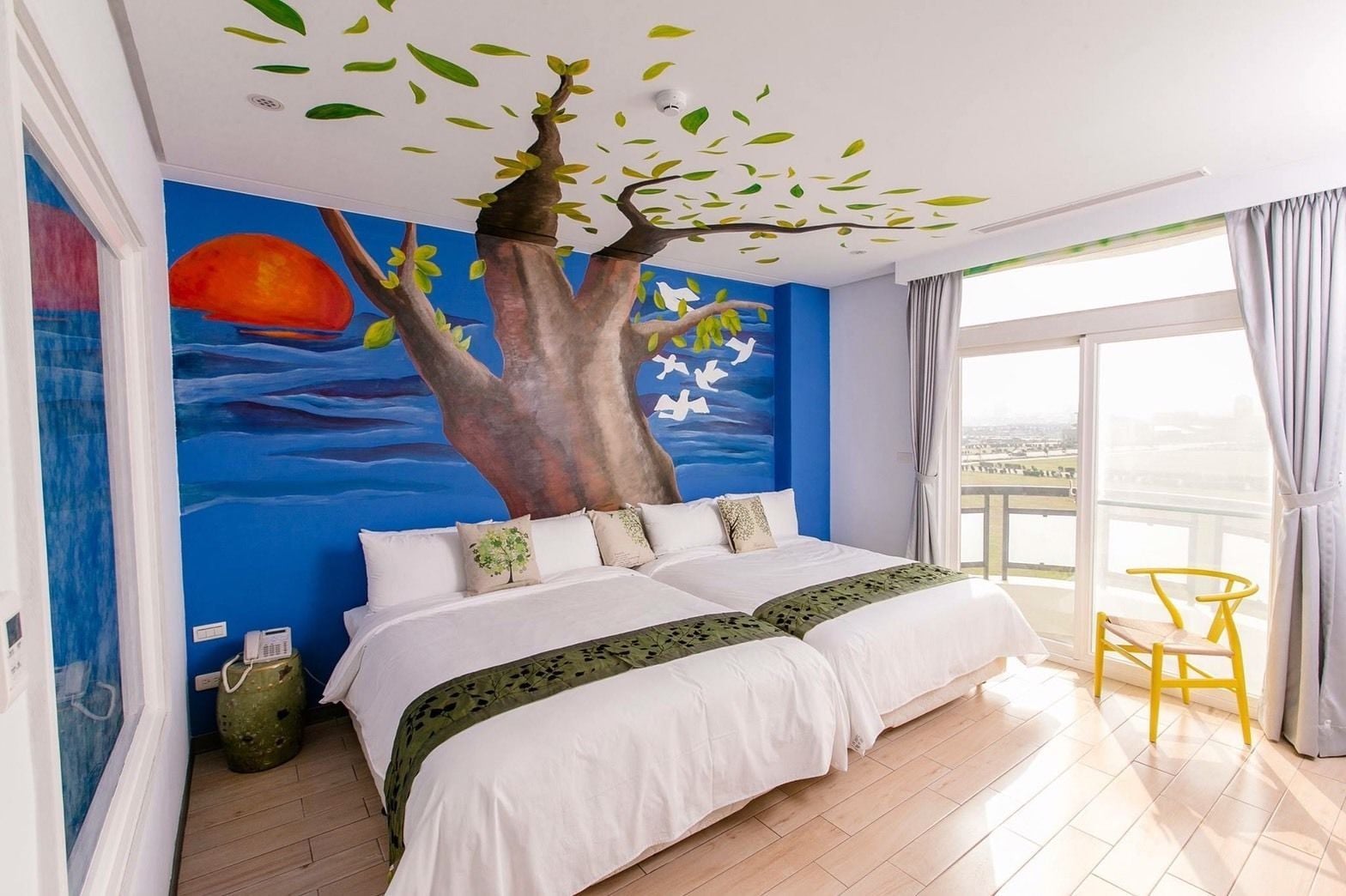 family quadruple room | desk, soundproofing, free wifi, bed sheets