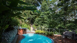 Kolam renang terbuka