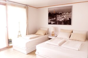 Familieleilighet, 3 soverom | Sengetøy av topp kvalitet, dundyner, memory foam-senger og skrivebord