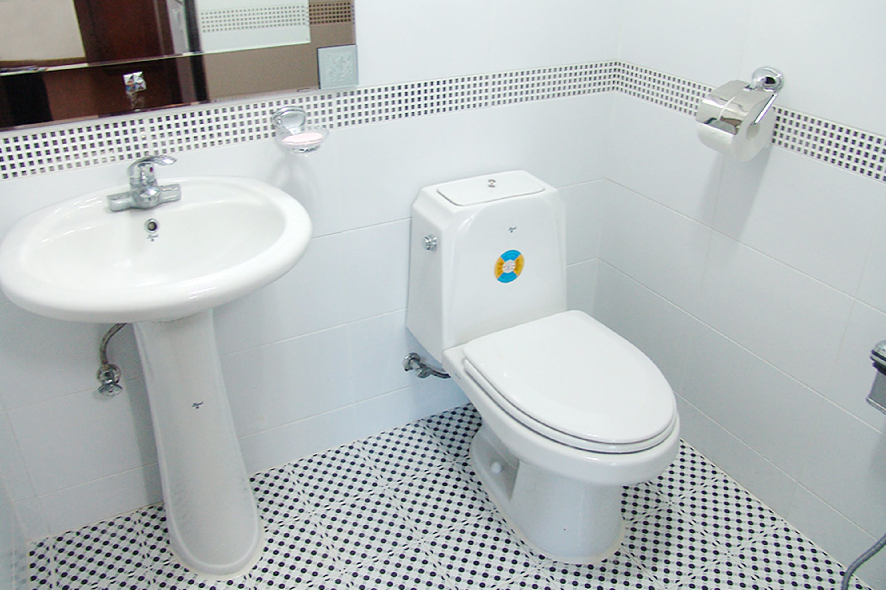 Studio Ondol Room | 浴室 | 淋浴设施、免费洗浴用品、吹风机、拖鞋