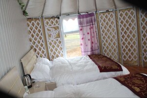 Habitación de diseño | Escritorio, cortinas opacas, wifi gratis